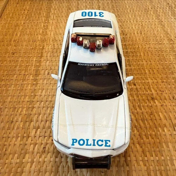 Die-Cast Dodge Charger NYPD Toy Car Fleet Vehicle - Picture 4 of 7